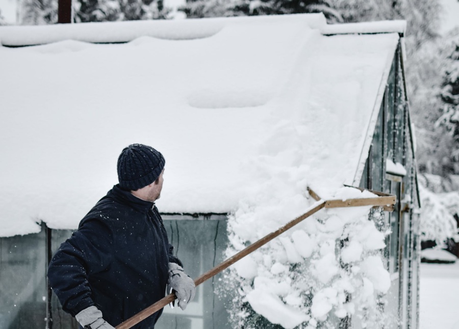 Winterdienst Dächer Schneeräumung Stuttgart